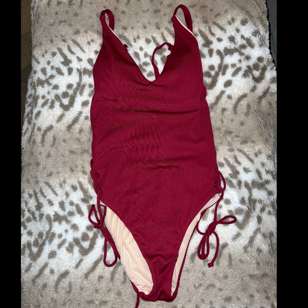 One piece swim suit